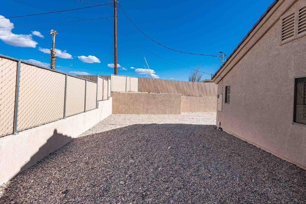 Hot Tub . Spacious . Pets . Central . Boat Parking Lake Havasu City Esterno foto